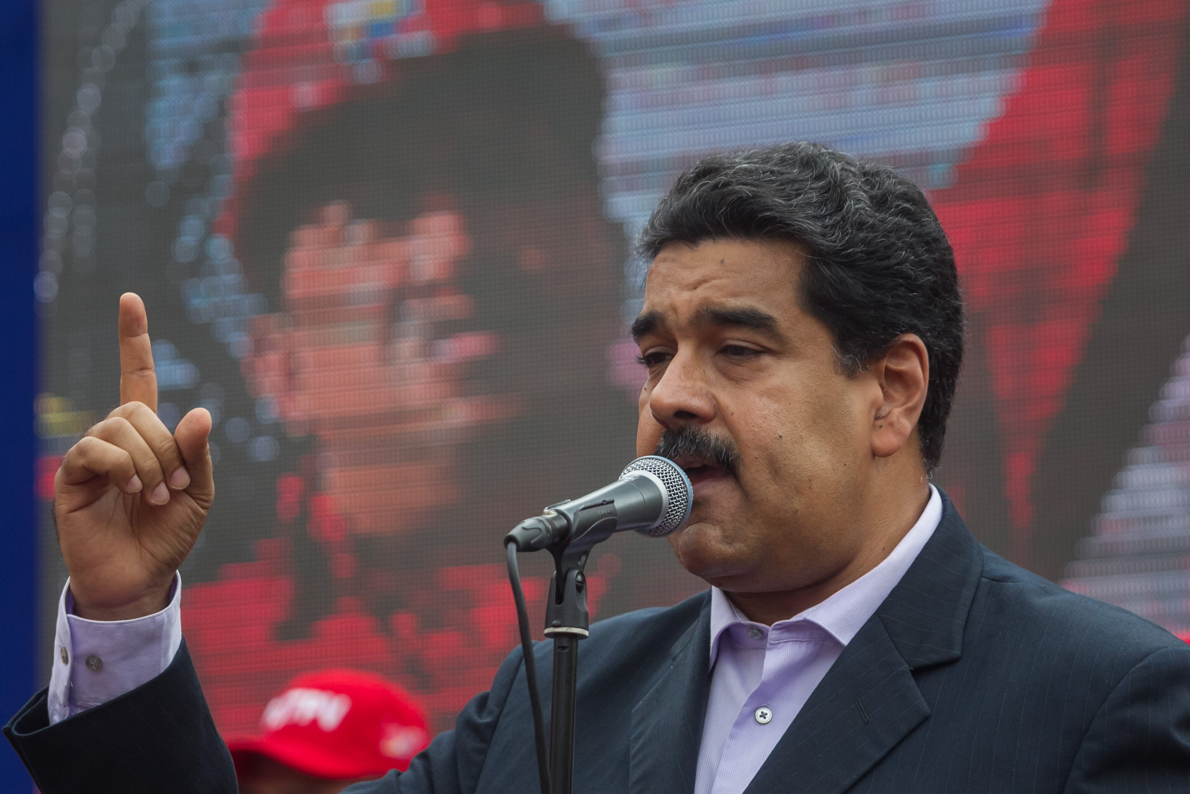 Maduro anuncia un nuevo aumento del 40% del salario mínimo en Venezuela Maduro anuncia un nuevo aumento del 40% del salario mínimo en Venezuela