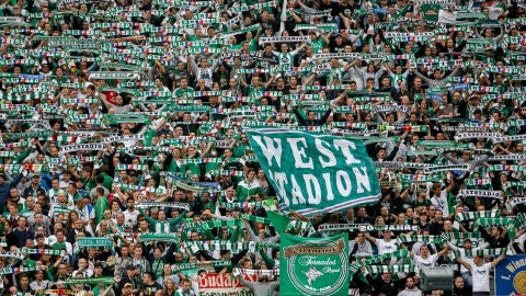 Aficionados del Rapid de Viena, durante un amistoso contra el Chelsea