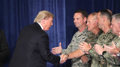 Trump saluda a soldados estadounidenses en Afganist&aacute;n