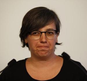 La presidenta del grupo parlamentario de la CUP, Mireia Boya, durante la rueda de prensa La presidenta del grupo parlamentario de la CUP, Mireia Boya, durante la rueda de prensa