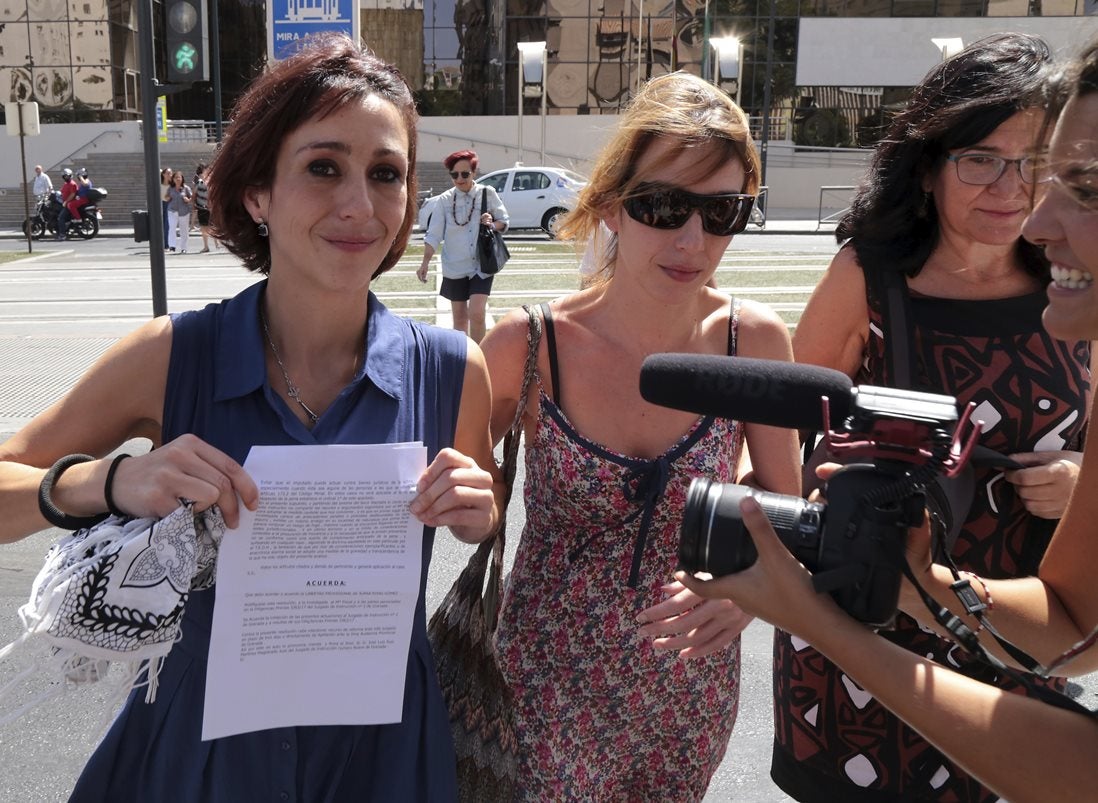 La Guardia Civil no contempla ninguna medida de fuerza para entregar a los hijos de Juana Rivas al padre La Guardia Civil no contempla ninguna medida de fuerza para entregar a los hijos de Juana Rivas al padre