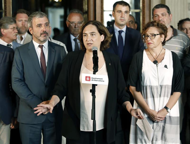 El Ayuntamiento de Barcelona instalará bolardos y estudiará peatonalizar zonas concurridas El Ayuntamiento de Barcelona instalará bolardos y estudiará peatonalizar zonas concurridas
