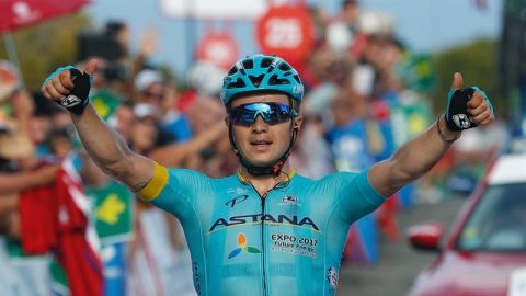 Lutsenko logra imponerse en la quinta etapa de la Vuelta a Espa&ntilde;a