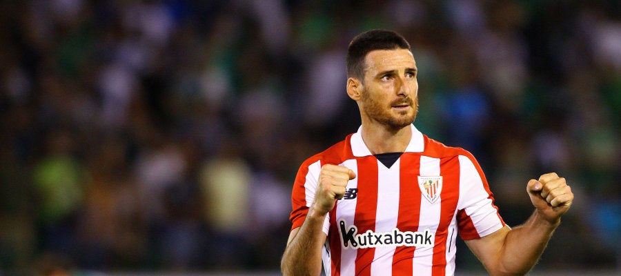 Aduriz levanta los brazos en un partido con el Athletic Aduriz levanta los brazos en un partido con el Athletic