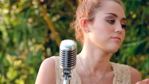 Miley Cyrus en las Backyard Sessions Miley Cyrus en las Backyard Sessions