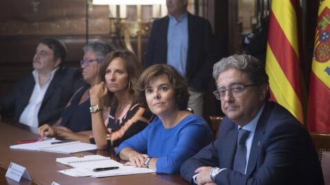 S&aacute;enz de Santamar&iacute;a en su reuni&oacute;n con comerciantes de Barcelona