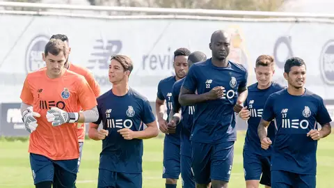 Iker Casillas se entrena con Óliver Torres en el Oporto Iker Casillas se entrena con Óliver Torres en el Oporto