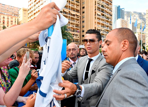 La enigmática respuesta de Cristiano Ronaldo cuando le preguntan si ha pedido la renovación al Madrid La enigmática respuesta de Cristiano Ronaldo cuando le preguntan si ha pedido la renovación al Madrid