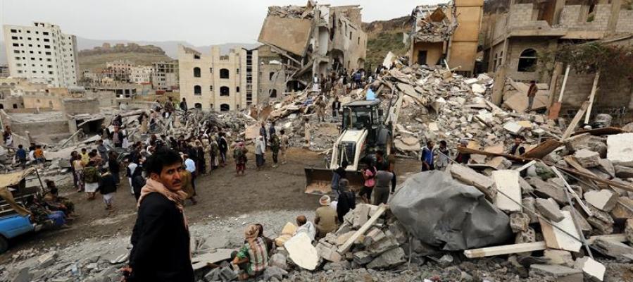 Bombardeo en Saná (Yemen) Bombardeo en Saná (Yemen)