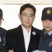 Cinco años de cárcel para el heredero de Samsung por el escándalo de corrupción que tumbó a Park