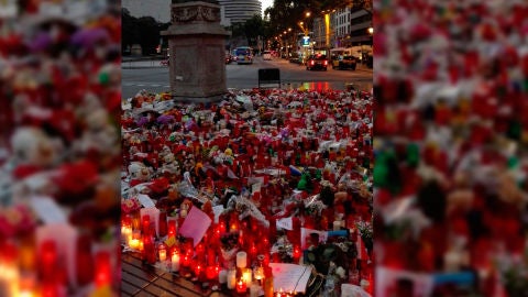 Homenaje en Las Ramblas a las v&iacute;ctimas del atentado en Barcelona