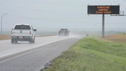 El poderoso hurac&aacute;n Harvey amenaza con inundar Texas