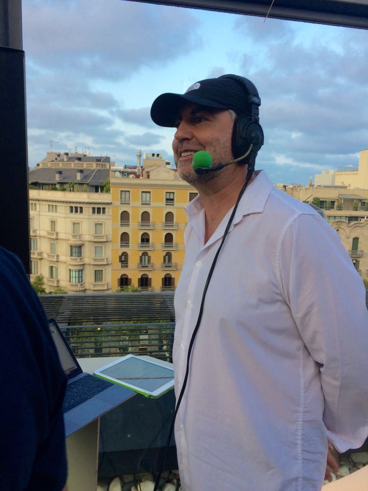 Carlos Alsina: "Manifestarnos es la forma de demostrar que estamos juntos en esto" Carlos Alsina: "Manifestarnos es la forma de demostrar que estamos juntos en esto"