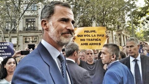 El Rey Felipe en la manifestaci&oacute;n contra el terrorismo en Barcelona