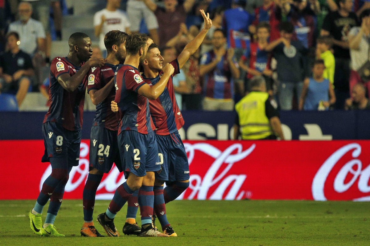Levante 2 - 2 Deportivo. El Levante salva un punto frente al Deportivo Levante 2 - 2 Deportivo. El Levante salva un punto frente al Deportivo