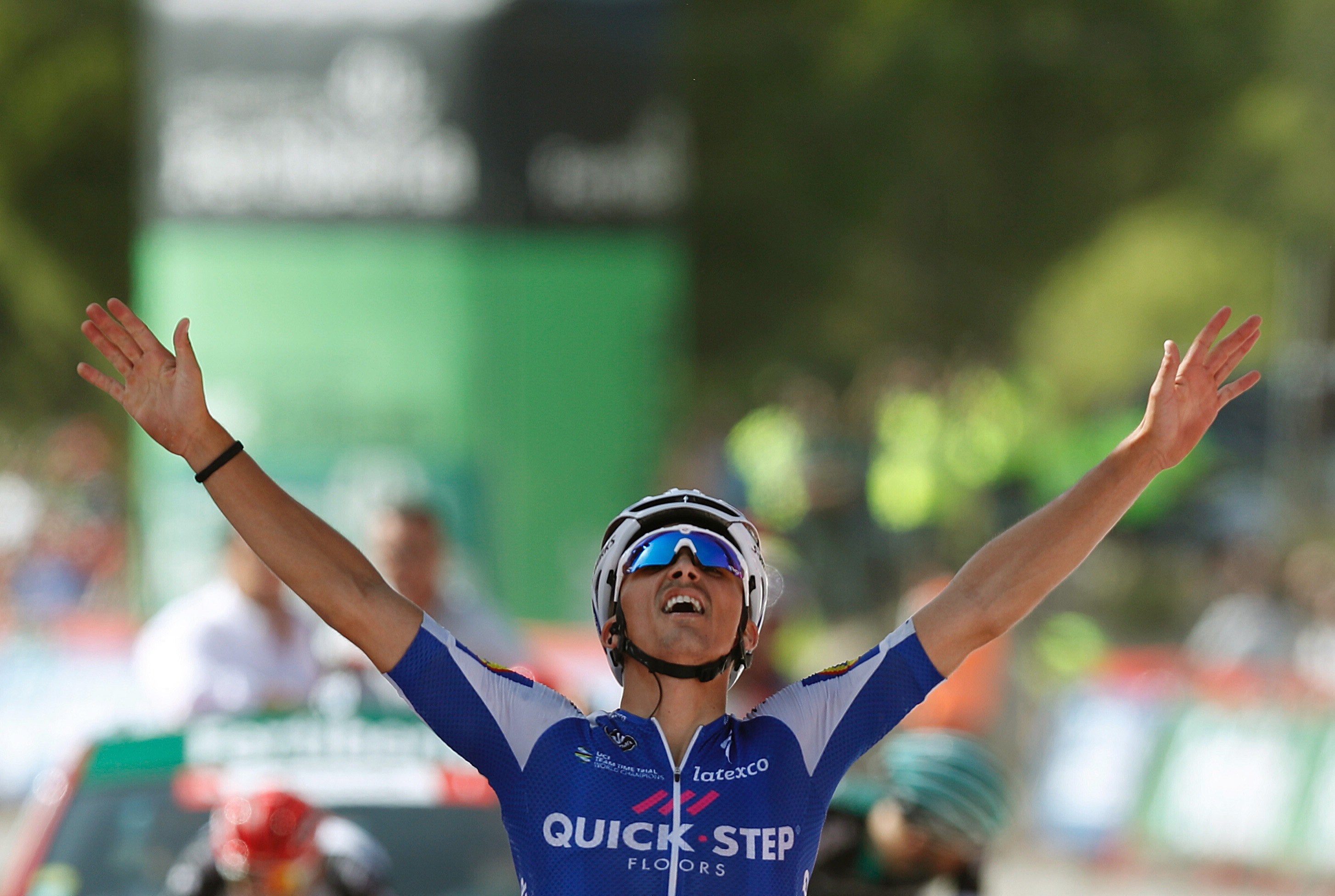 Julian Alaphilippe gana la octava etapa de la Vuelta y Froome refuerza su liderato Julian Alaphilippe gana la octava etapa de la Vuelta y Froome refuerza su liderato
