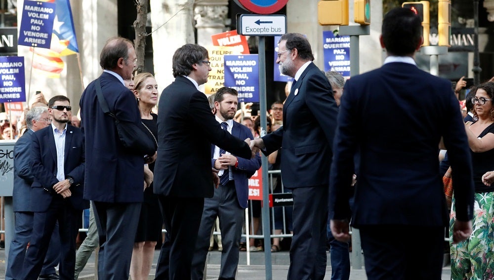 Mariano Rajoy en la manifestación contra el terrorismo en Barcelona