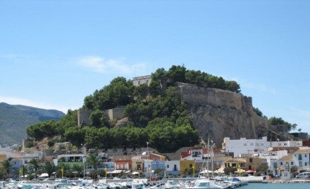 Una mujer se precipita con su hijo de 6 meses desde el castillo de Dénia a una altura de 50 metros Una mujer se precipita con su hijo de 6 meses desde el castillo de Dénia a una altura de 50 metros