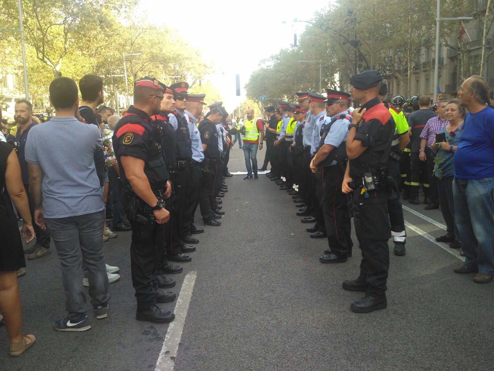 Els mossos que van abatre els terroristes del 17-A demanden la Generalitat Els mossos que van abatre els terroristes del 17-A demanden la Generalitat
