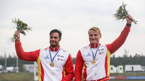 Los espa&ntilde;oles tras ganar el oro