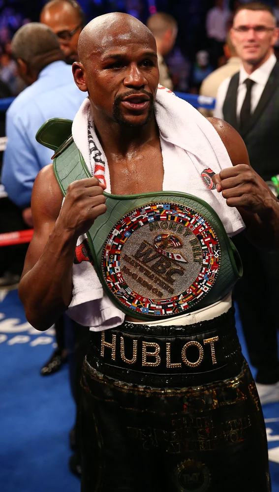 Mayweather gana a McGregor por nocáut técnico en 10 asalto y sigue invicto Mayweather gana a McGregor por nocáut técnico en 10 asalto y sigue invicto