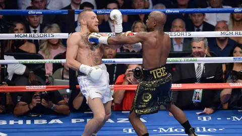 Mayweather gana a McGregor por nocáut técnico en 10 asalto y sigue invicto Mayweather gana a McGregor por nocáut técnico en 10 asalto y sigue invicto
