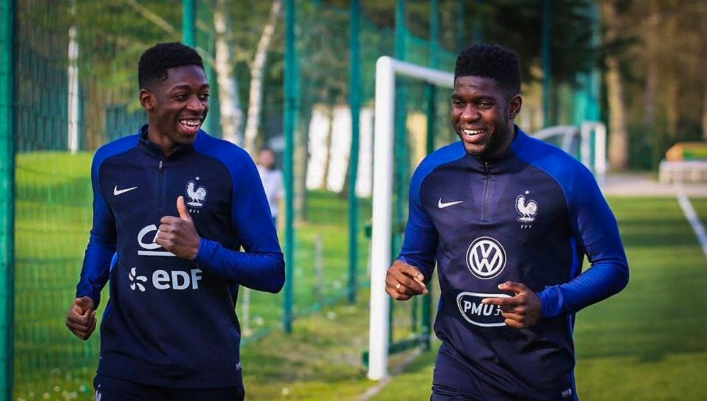 Dembélé y Umtiti en un entrenamiento de su selección