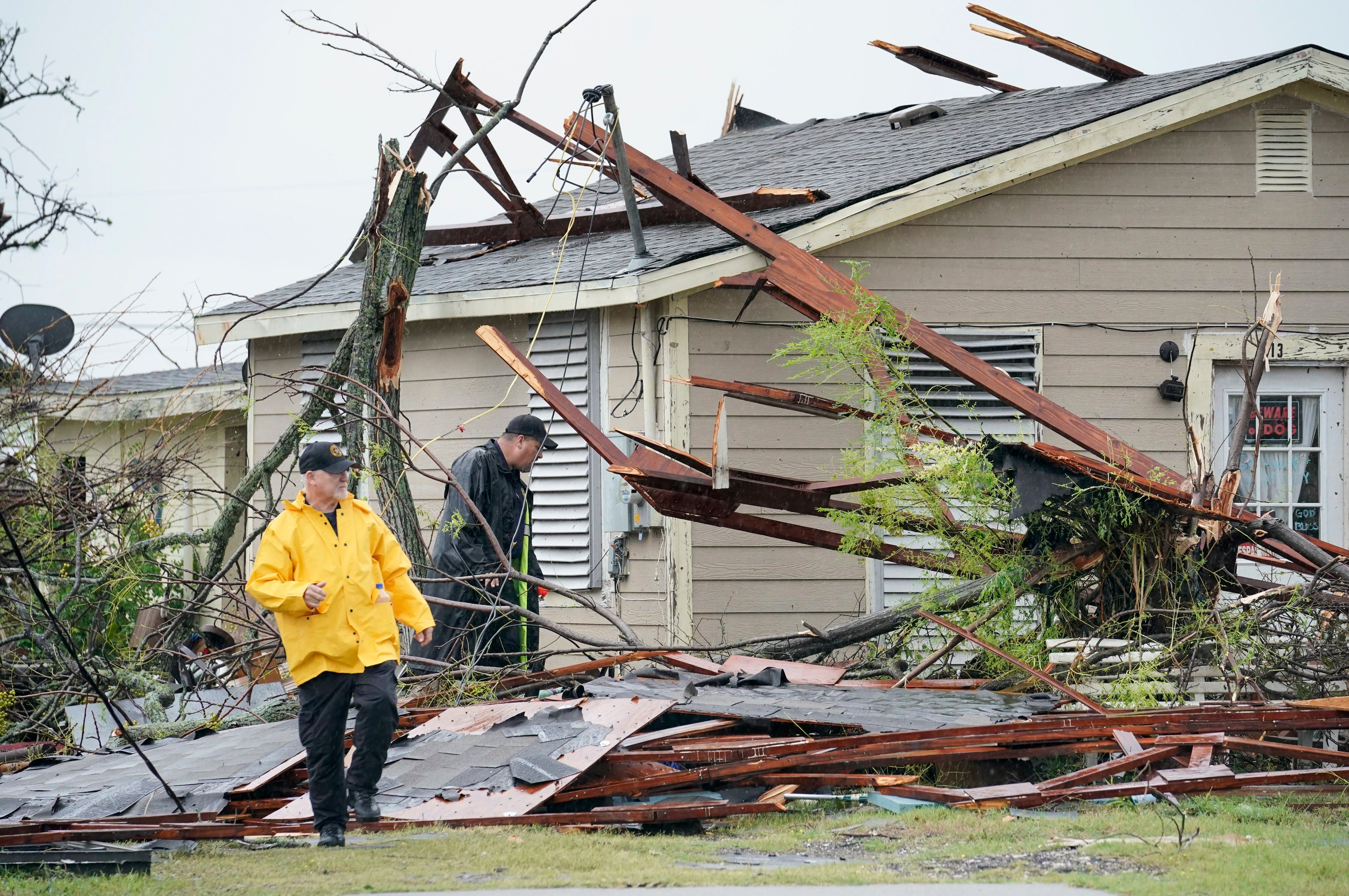 El huracán Harvey deja al menos cinco víctimas mortales a su paso por Houston El huracán Harvey deja al menos cinco víctimas mortales a su paso por Houston