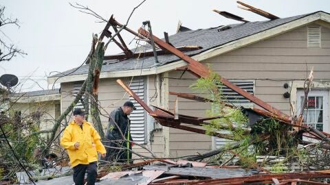 Una casa destrozada en Rockport, la localidad tejana en la que 'Harvey' toc&oacute; tierra