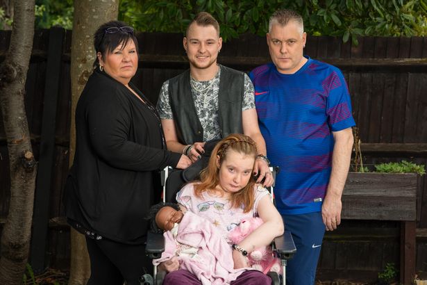 El drama de las personas más jóvenes diagnosticadas con Alzheimer, dos hermanas pequeñas El drama de las personas más jóvenes diagnosticadas con Alzheimer, dos hermanas pequeñas