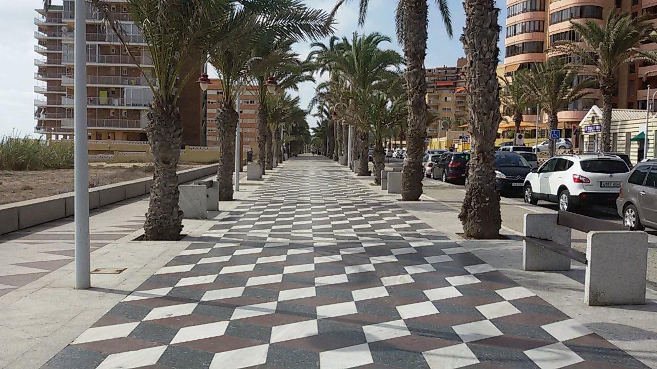 El Ayuntamiento de Elche pide medios para que Costas resuelva los expedientes de las viviendas del deslinde de Arenales del Sol El Ayuntamiento de Elche pide medios para que Costas resuelva los expedientes de las viviendas del deslinde de Arenales del Sol