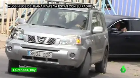 Los hijos de Juana Rivas salen de la comandancia de la Guardia Civil con su padre, Francesco Arcuri Los hijos de Juana Rivas salen de la comandancia de la Guardia Civil con su padre, Francesco Arcuri