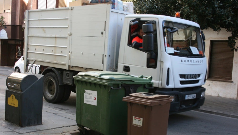 Camión de recogida selectiva de residuos.