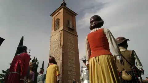 Gigantes y cabezudos Comparsa de Gigantes en Alcalá de Henares