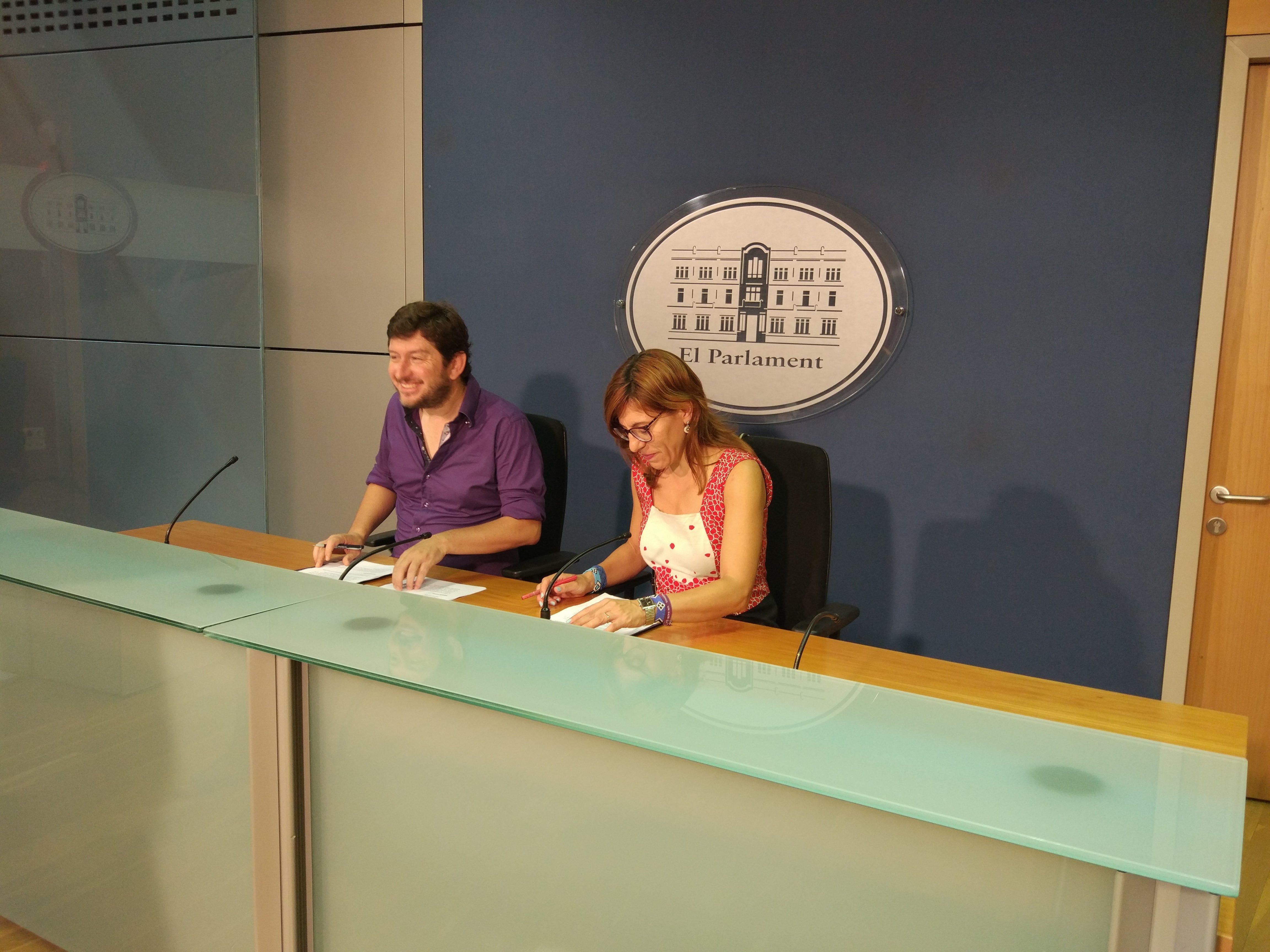 Podemos rechaza reprobar este martes a Barceló y pedirá la dimisión de Rajoy por 'los papeles de Bárcenas' Podemos rechaza reprobar este martes a Barceló y pedirá la dimisión de Rajoy por 'los papeles de Bárcenas'
