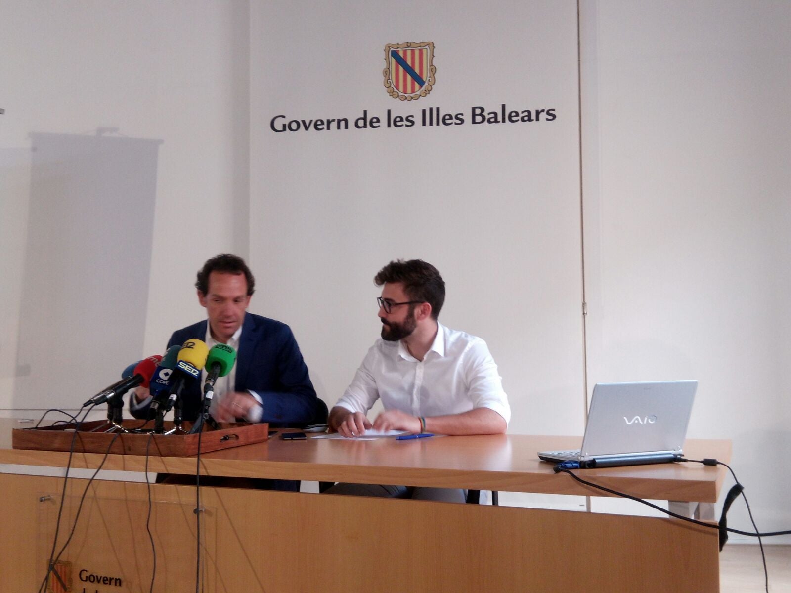 El Govern trabaja con los productores de energías renovables para pedir al Estado un modelo específico de ayudas para Baleares El Govern trabaja con los productores de energías renovables para pedir al Estado un modelo específico de ayudas para Baleares