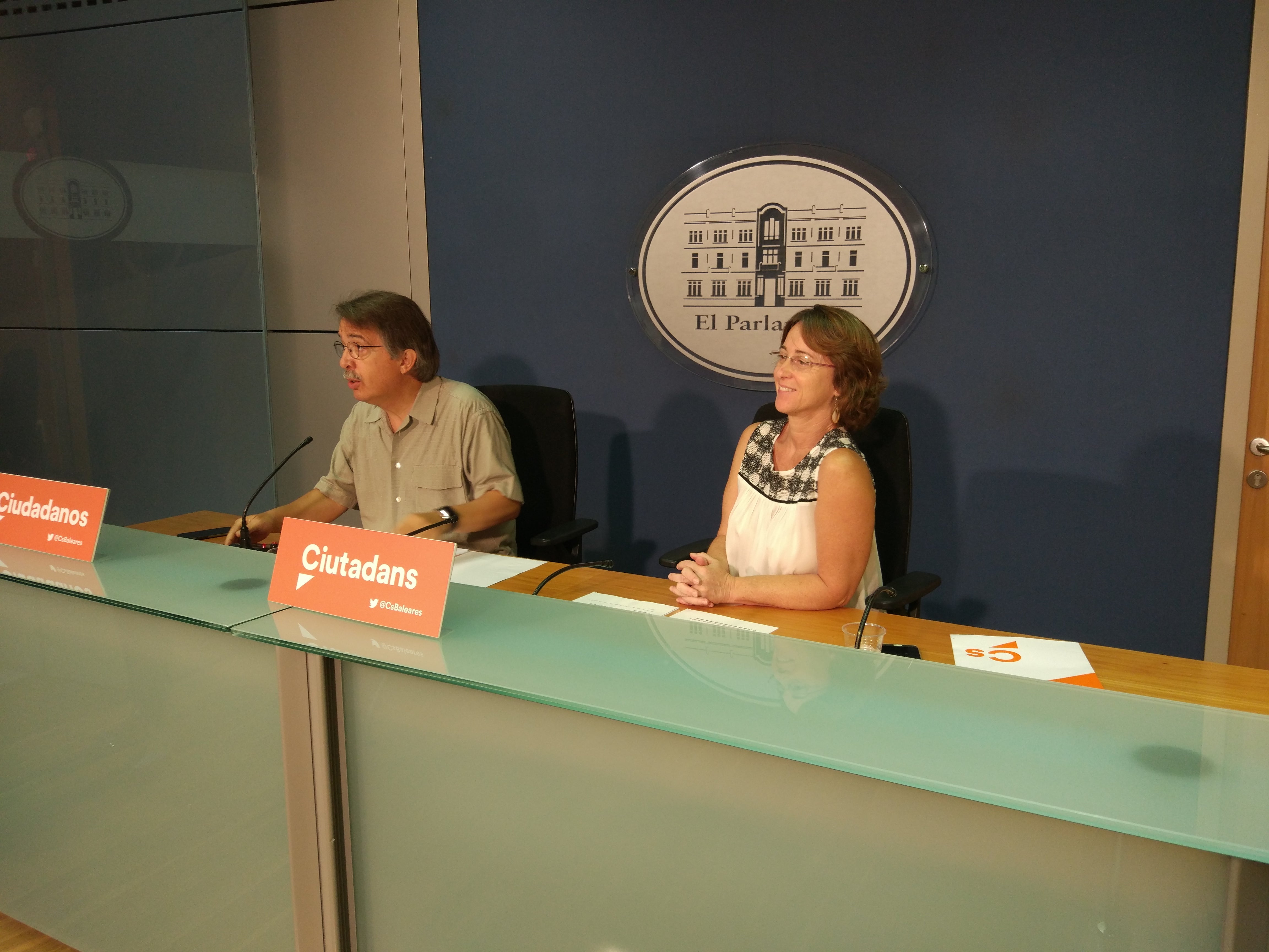 Ballester dice que el PSOE "de Sánchez" se ha "autoexcluido" de poder llegar a acuerdos Ballester dice que el PSOE "de Sánchez" se ha "autoexcluido" de poder llegar a acuerdos