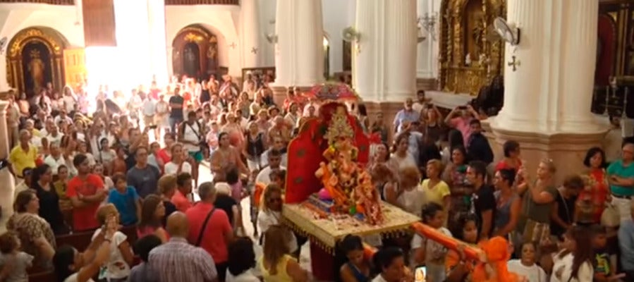 Dimite el vicario de Ceuta por permitir entrar una deidad hindú en el Santuario de la Virgen de África Dimite el vicario de Ceuta por permitir entrar una deidad hindú en el Santuario de la Virgen de África