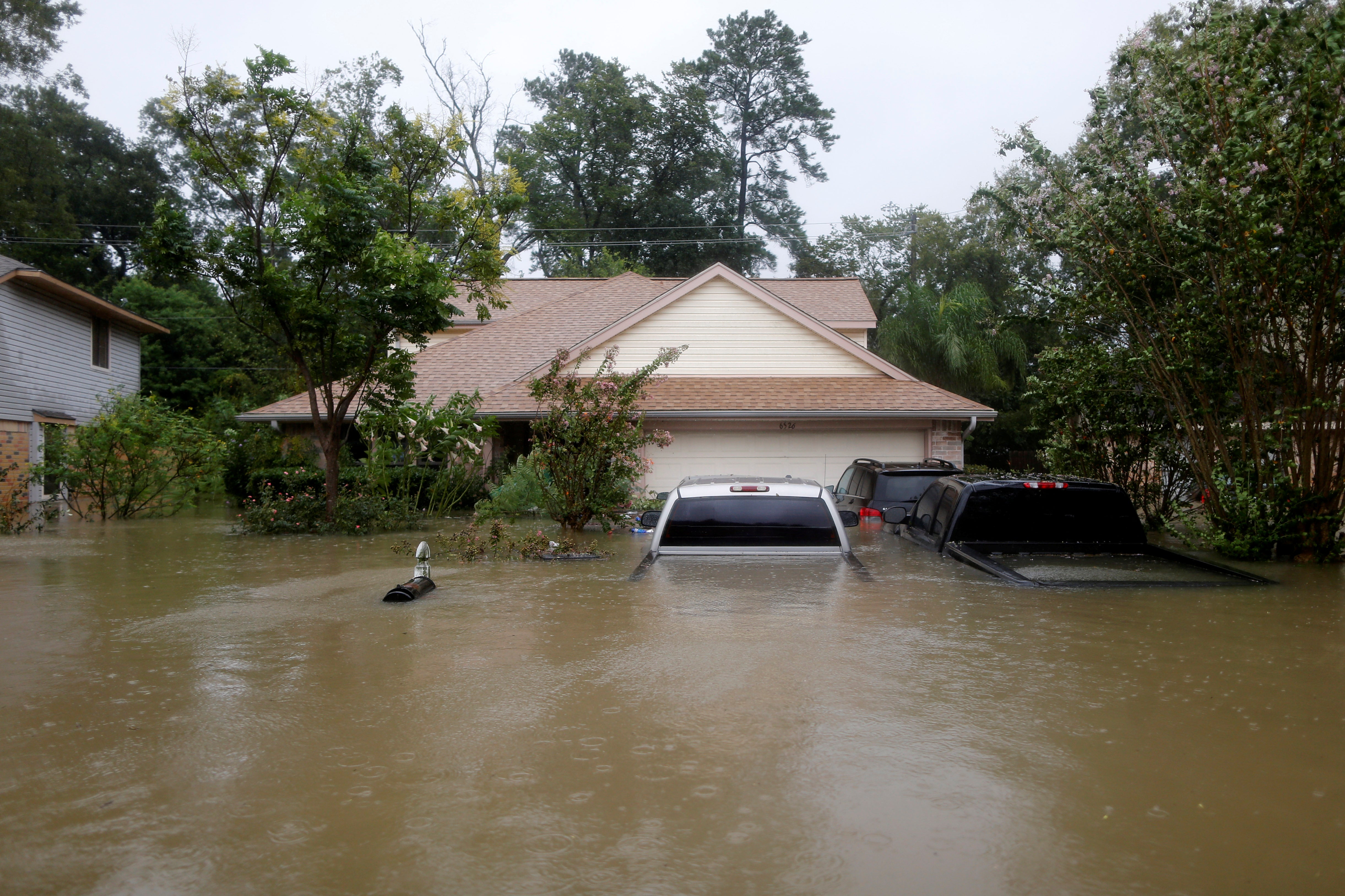 Las inundaciones por la tormenta Harvey superan todas las previsiones y se convierten en las peores de su historia Las inundaciones por la tormenta Harvey superan todas las previsiones y se convierten en las peores de su historia