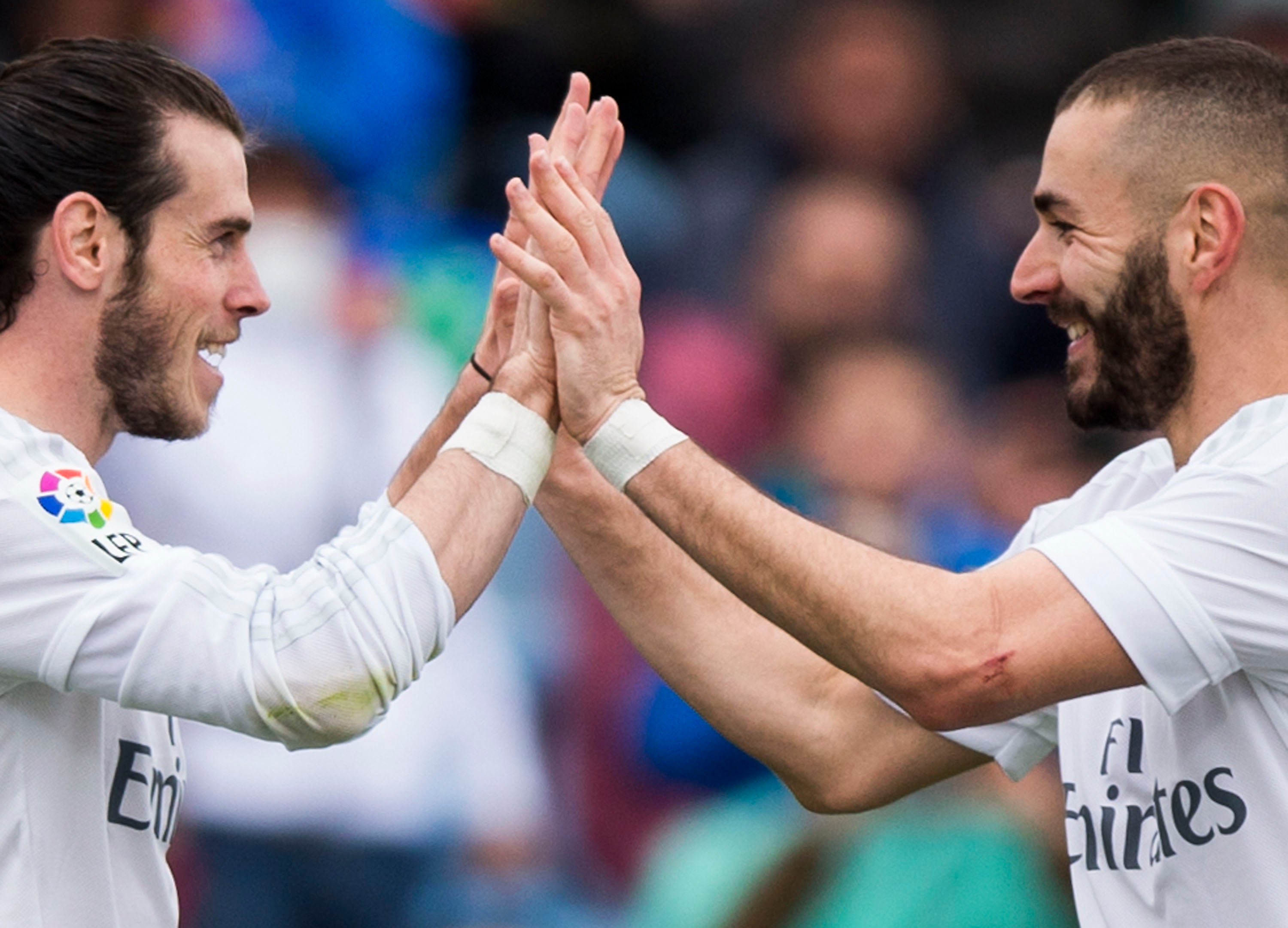 Bale y Benzema se disputan un puesto para un final de Kiev que no tendrá pleno madridista en la grada Bale y Benzema se disputan un puesto para un final de Kiev que no tendrá pleno madridista en la grada