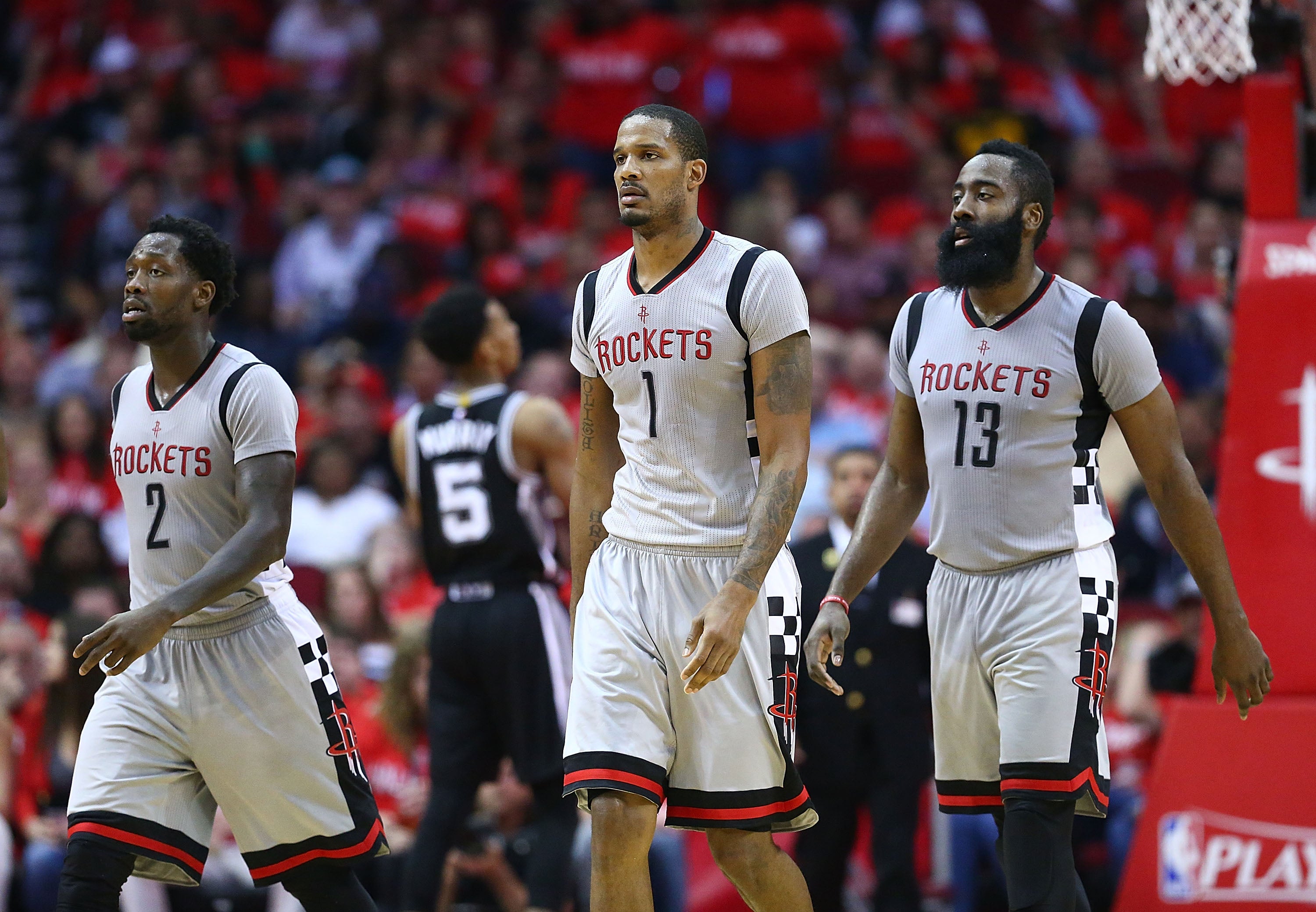 El dueño de los Rockets de la NBA dona cuatro millones de dólares a los afectados por el huracán Harvey El dueño de los Rockets de la NBA dona cuatro millones de dólares a los afectados por el huracán Harvey