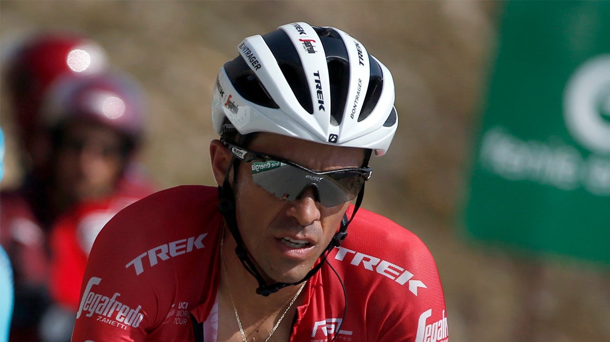 Alberto Contador: "Hemos visto que nos recortaban tiempo y hemos decidido guardar fuerzas" Alberto Contador: "Hemos visto que nos recortaban tiempo y hemos decidido guardar fuerzas"