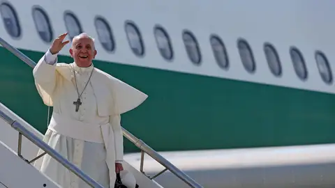 Viaje del papa Francisco en avión (Archivo) Viaje del papa Francisco en avión (Archivo)
