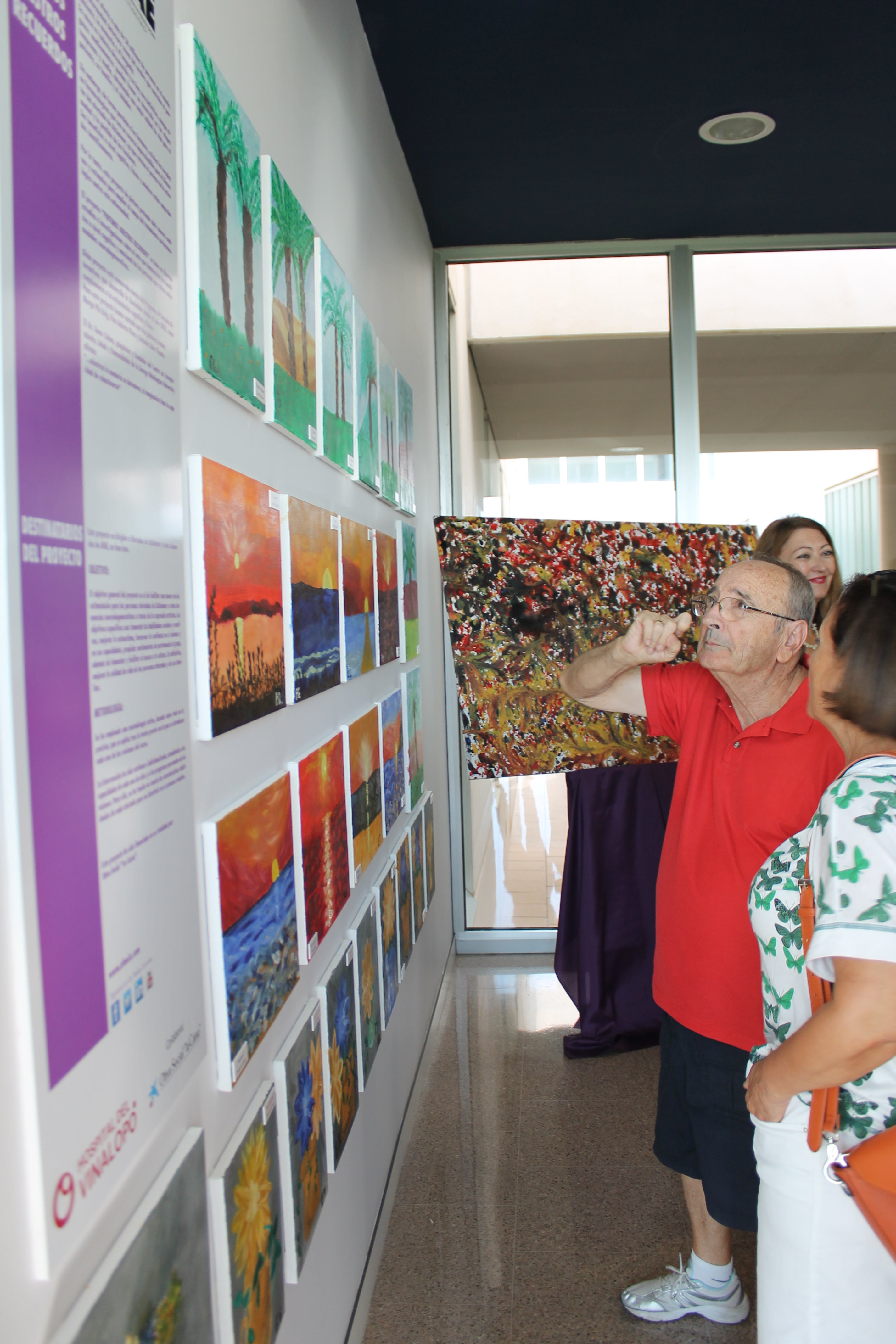 AFAE y el Hospital del Vinalopó celebran el Día del Alzheimer con una exposición de trabajos de enfermos AFAE y el Hospital del Vinalopó celebran el Día del Alzheimer con una exposición de trabajos de enfermos