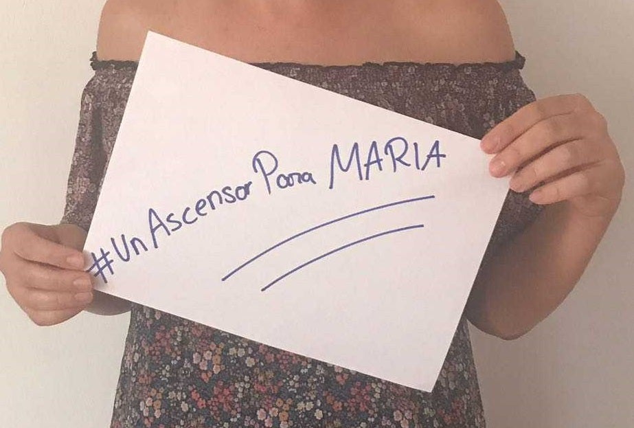 Elche se moviliza en redes sociales para pedir un ascensor en un colegio público Elche se moviliza en redes sociales para pedir un ascensor en un colegio público
