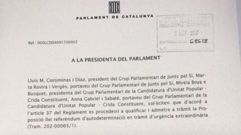 Junts pel S&iacute; y la CUP piden que la Mesa del Parlament tramite la ley del refer&eacute;ndum