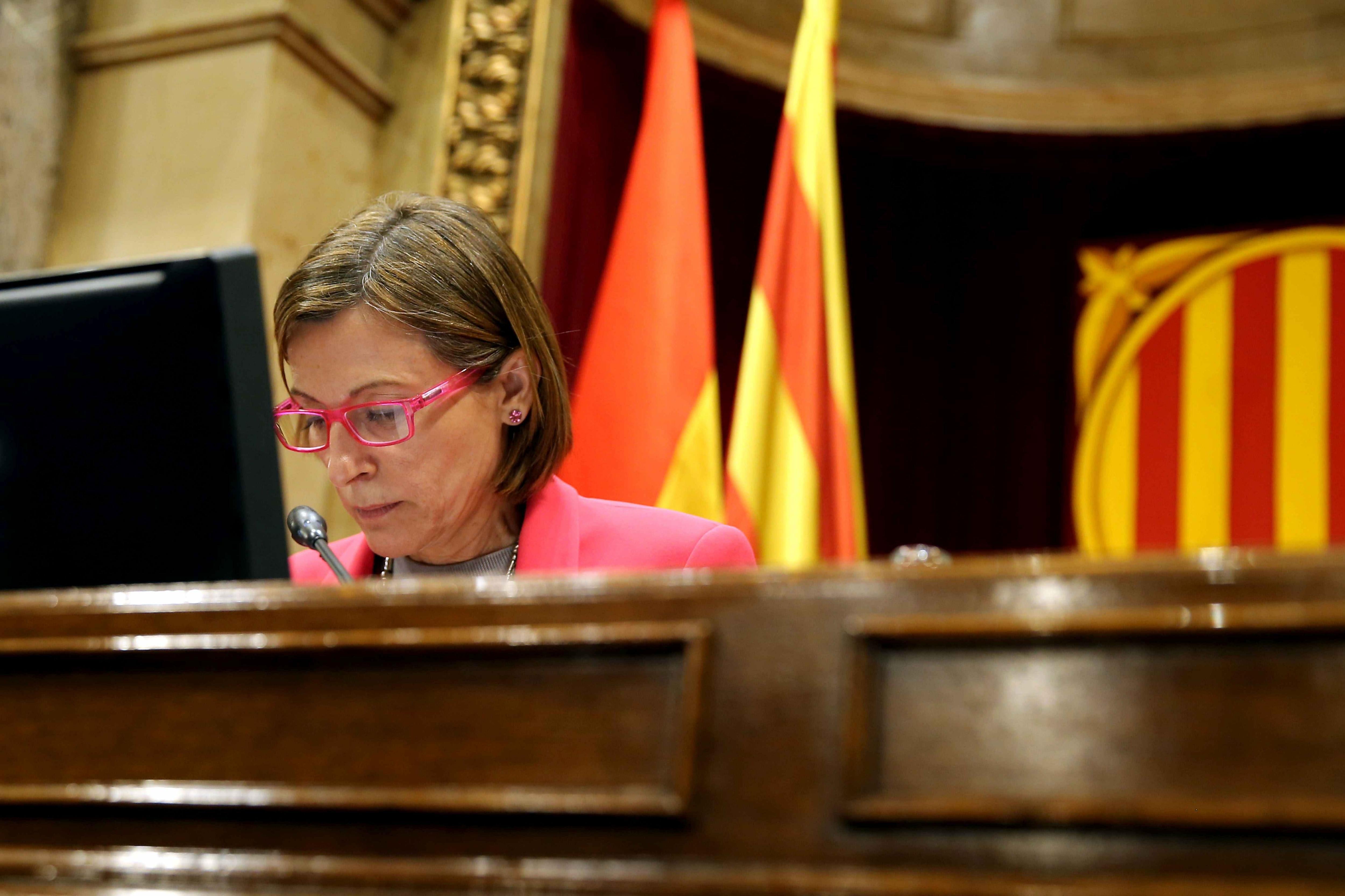 Forcadell no sabe si el lunes habrá declaración de independencia pero "facilitará el debate democrático" Forcadell no sabe si el lunes habrá declaración de independencia pero "facilitará el debate democrático"