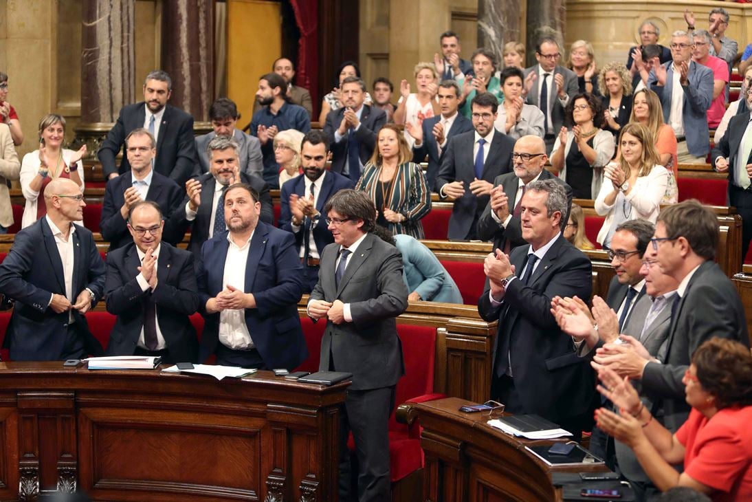 El Parlament de Cataluña aprueba la Ley de Transitoriedad jurídica y fundacional de la República El Parlament de Cataluña aprueba la Ley de Transitoriedad jurídica y fundacional de la República