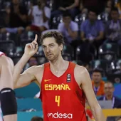 Pau Gasol celebra su récord en el Eurobasket Pau Gasol celebra su récord en el Eurobasket