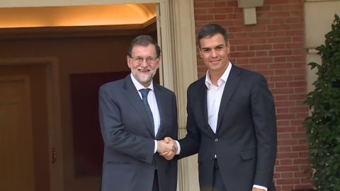 Rajoy y S&aacute;nchez se re&uacute;nen en el Palacio de la Moncloa ante los pasos para celebrar un refer&eacute;ndum 